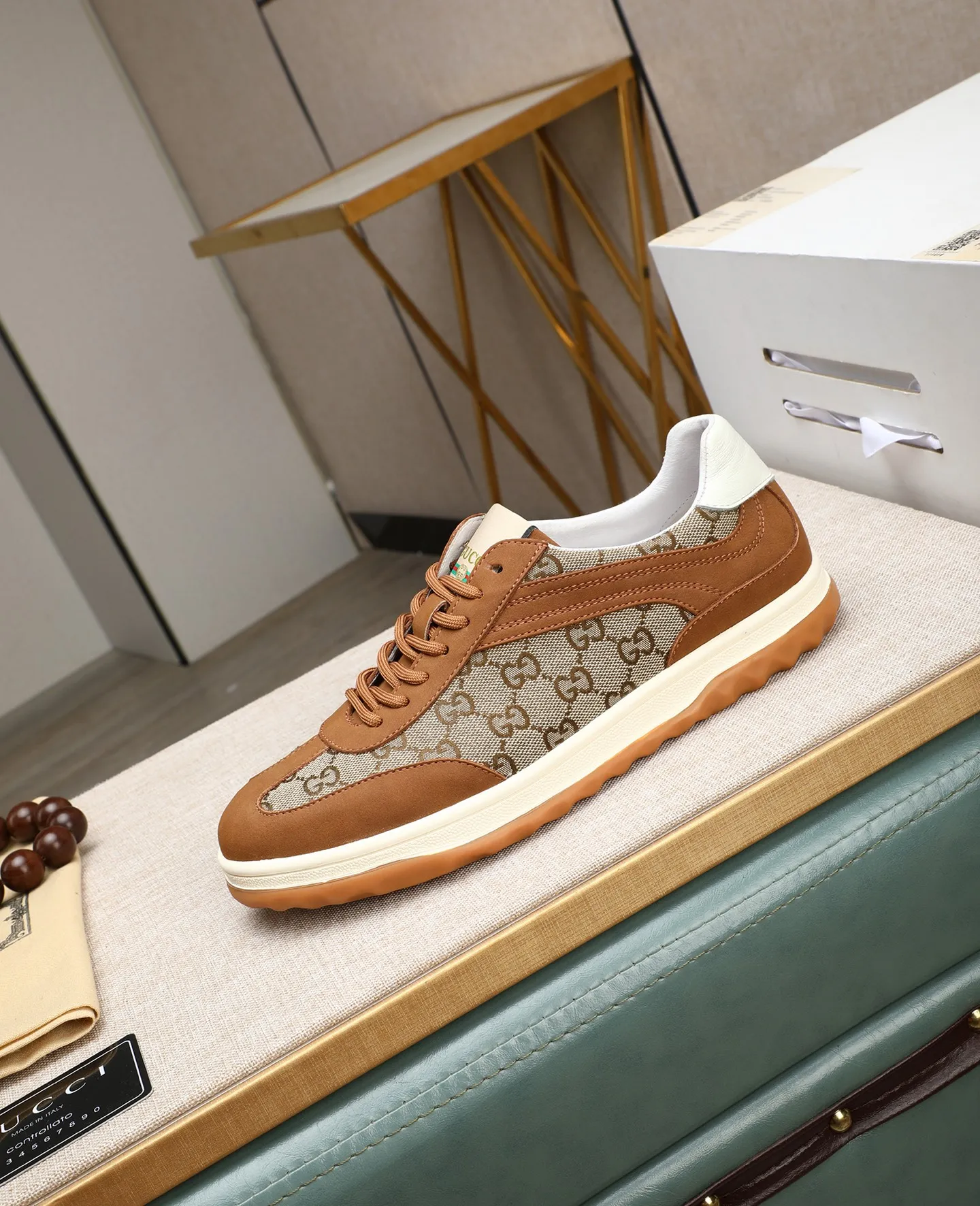 Men's shoes 💰400 GUCCI🔍The latest model is on sale at the same time at the counter. Original calfskin imported from Italy, genuine leather lining, (high-end, extravagance, and class) exquisite workmanship, sole: original sole provided by the original factory, ⚠exclusive double-layer movable molded sole super comfortable⚠, real shot 🎬The real thing is better🔍🔍"High quality·Follow the item" Code number 38-44